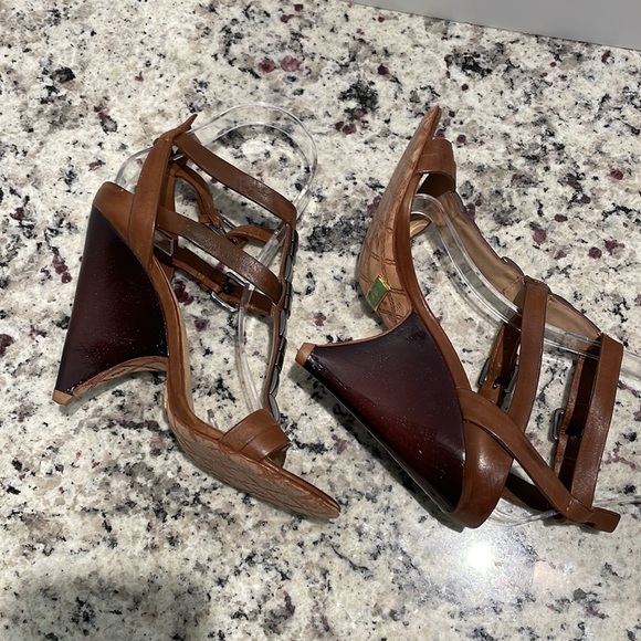 L.A.M.B. By Gwen Stefani Brown Strappy Leather Wedge Heel Sandals - Picture 7 of 10